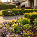 Skurriler Metall-Gartenstecker in Form einer fleischfressenden Pflanze – Fantasy-Gartendekoration für draußen