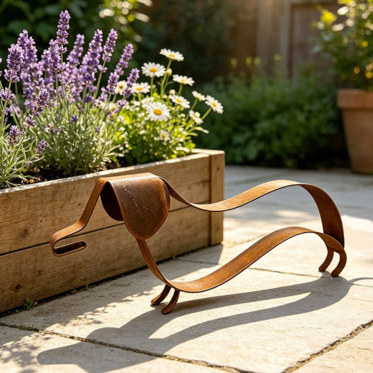 Metal Dachshund Sculpture – Rustic Indoor & Outdoor Decor