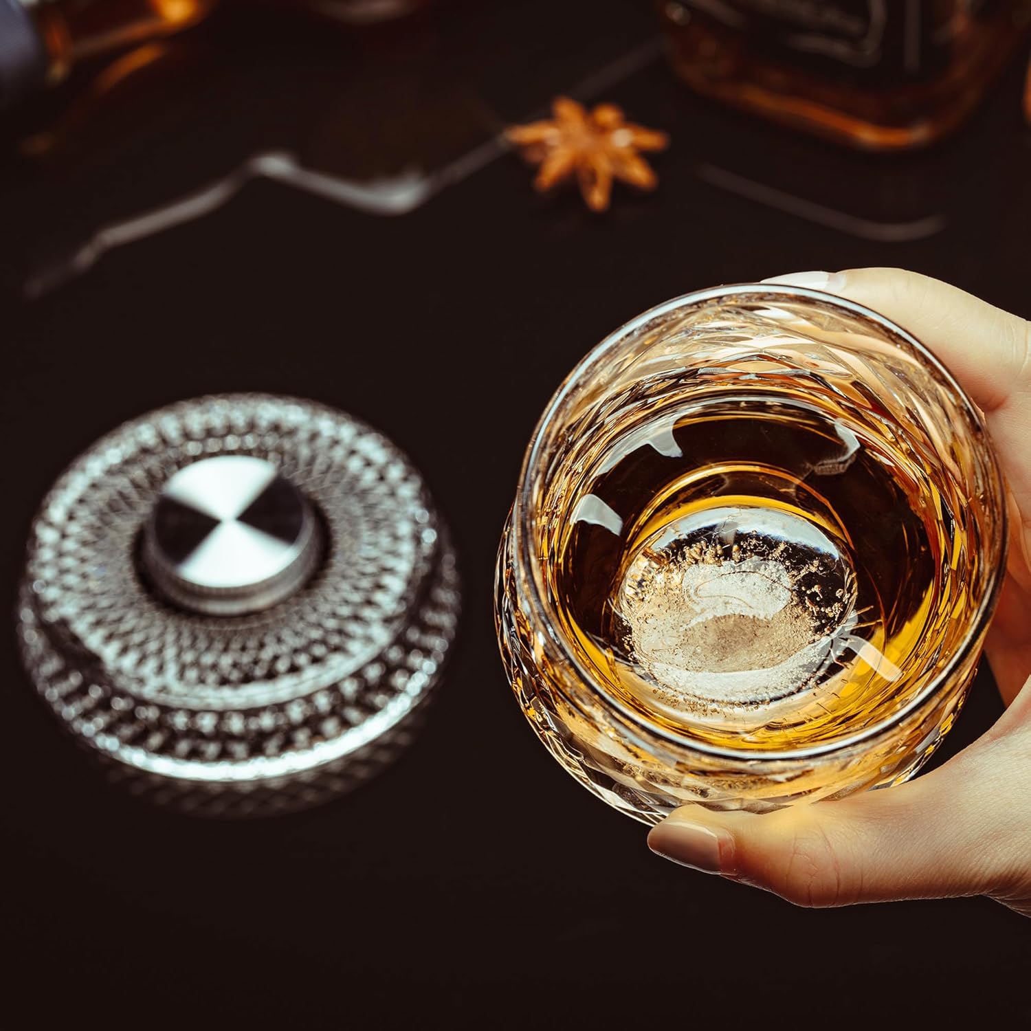 360° Spinning Crystal Whiskey Glass – Luxury Rotating Bourbon & Cocktail Tumbler (280ml)