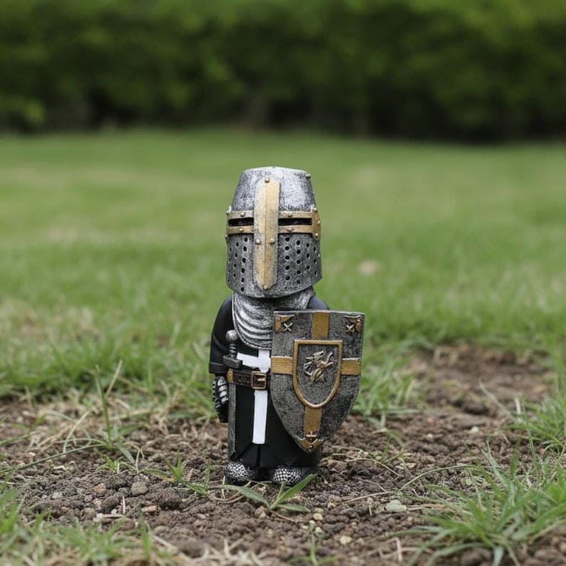 Knight Garden Gnome Statue – Medieval Fantasy Outdoor Yard Decor
